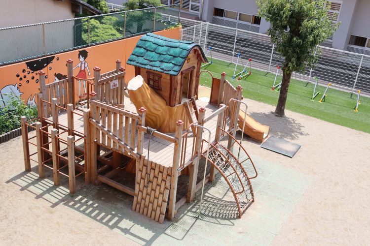木製大型遊具～ツリーハウス～は子どもたちに大人気！